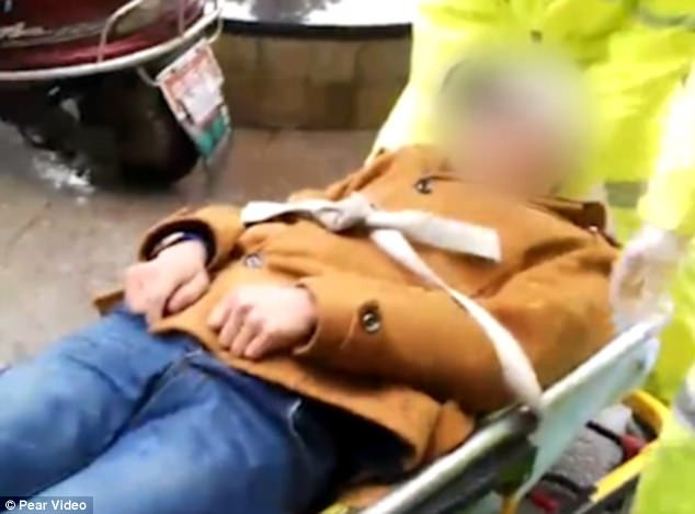 Un tânăr a paralizat după ce s-a jucat pe calculator 20 de ore încontinuu