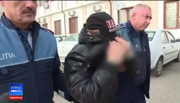 Femeie snopită în bătaie, după ce soțul s-a întors în țară și i-a verificat telefonul. Mesajele găsite