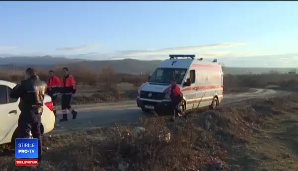 Moarte misterioasă lângă Târgu Jiu. Bărbat găsit în râu doar cu lenjeria intimă