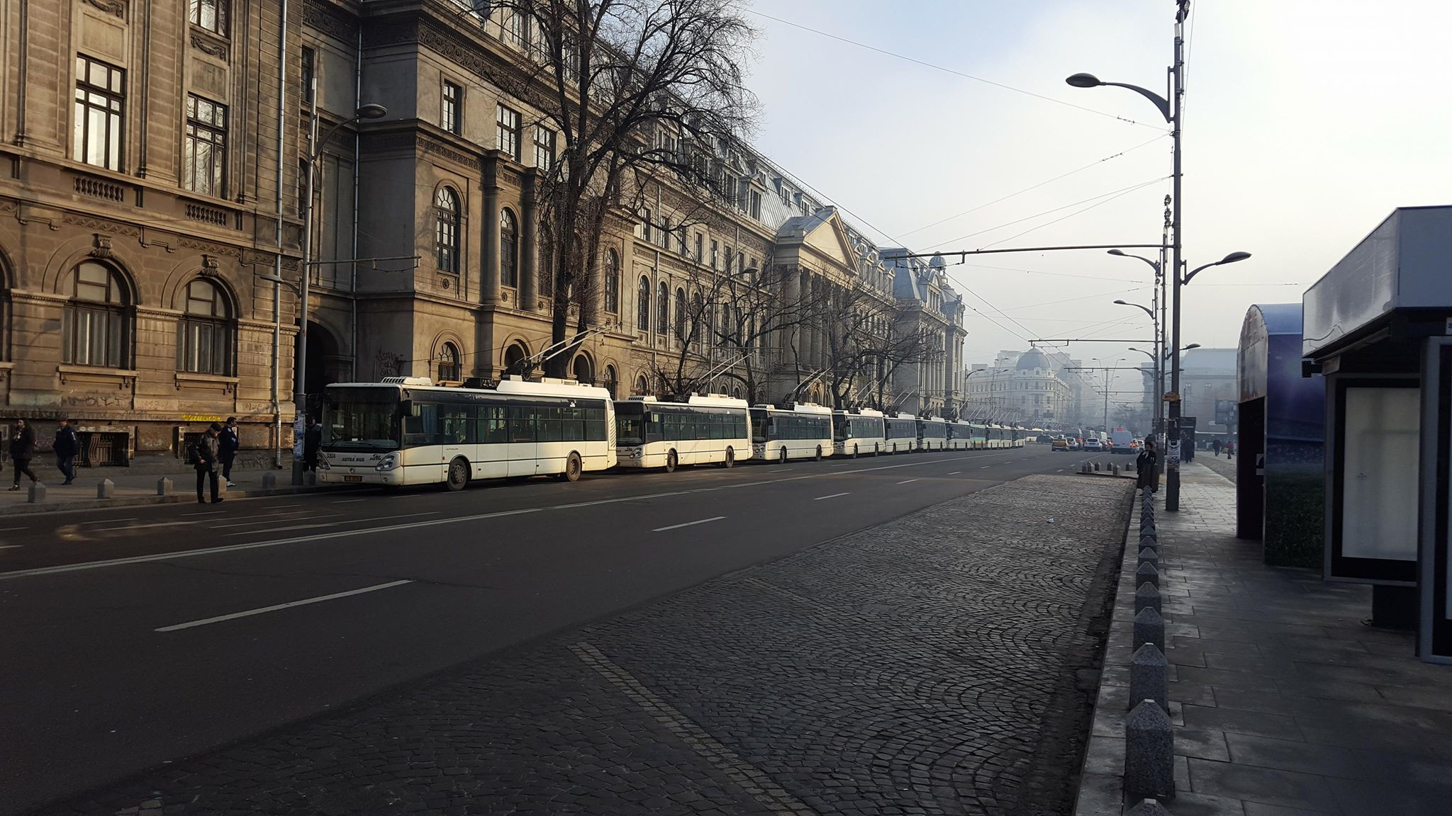 Circulaţia troleibuzelor în București, blocată timp de 55 de minute