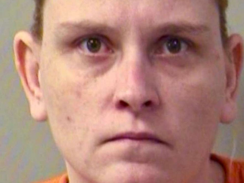 Motivul halucinant pentru care un cuplu și-a mințit luni la rând copilul că suferă de cancer terminal