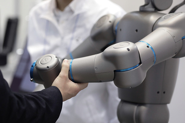 Roboții vor avea grijă de bătrânii bolnavi din Japonia, începând cu anul 2020