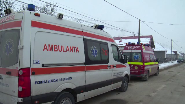Un tânăr de 29 de ani a fost înjunghiat de un vecin de 80 de ani