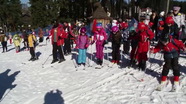 Staţiunile de la munte, pline de copii. Cât costă o tabără de familie