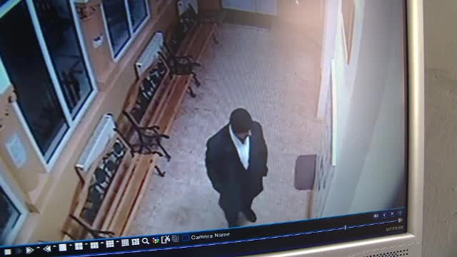 Fost procuror, înşelat de un escroc care i-a promis că îi schimbă banii în valută