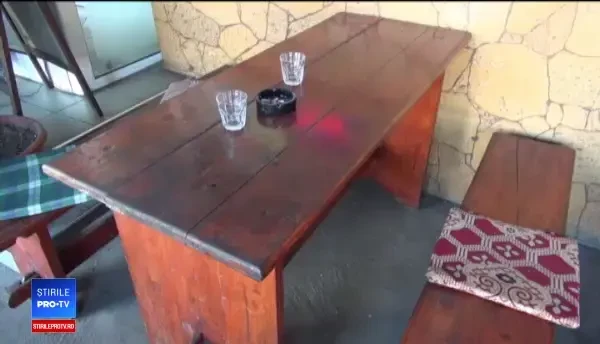 Un tânăr de 17 ani și-a înjunghiat prietenul, într-un bar din Bacău