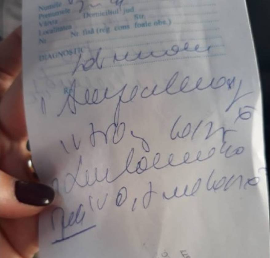 Scrisul urât al unui medic a provocat o situație gravă pentru o fetiță de 2 ani din Constanța