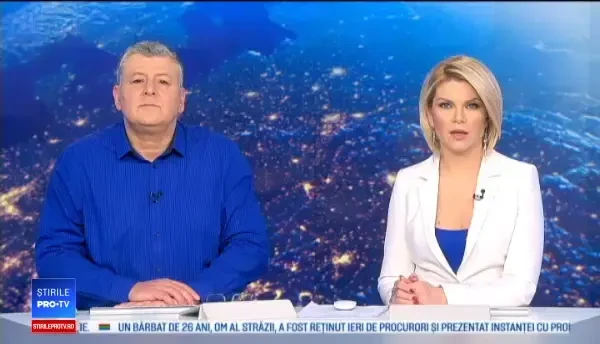 O mașină a luat foc, în timp ce șoferul făcea drifturi în zăpadă, în Argeș