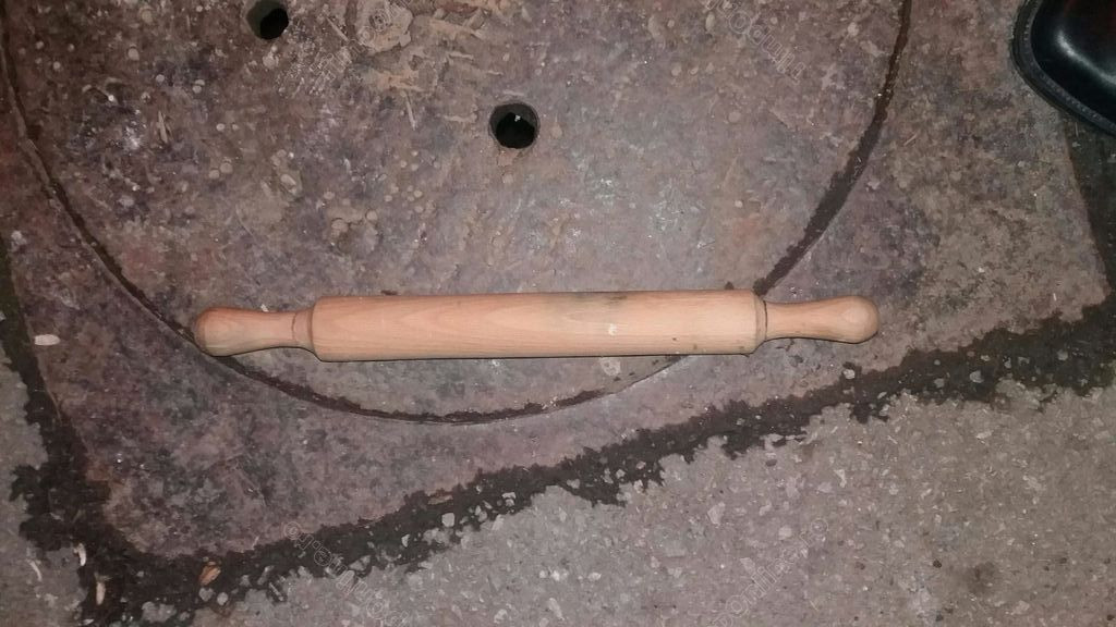 Femeie atacată cu făcăleţul, în Bistriţa. Agresorul ar fi ieşit recent din spital