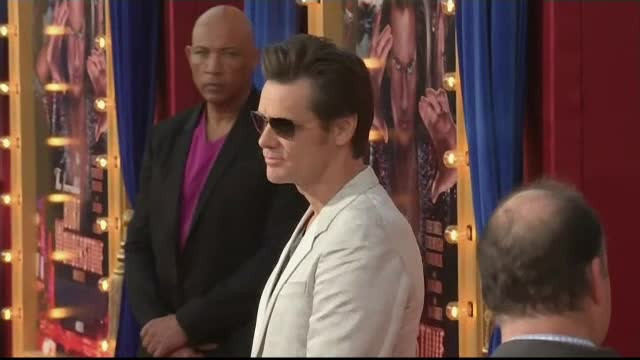 Actorul Jim Carrey îndeamnă publicul şi investitorii să boicoteze Facebook