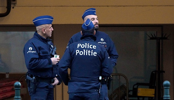 Plic suspect primit în clădirea unde se află consulatul român din Bruxelles. Patru persoane, duse la spital