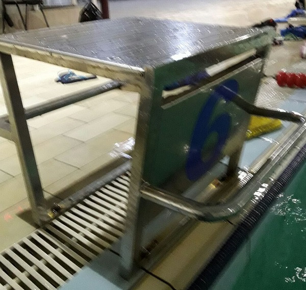 Un copil a ajuns din bazinul de înot, pe masa de operație: „Ambele tendoane, tăiate”