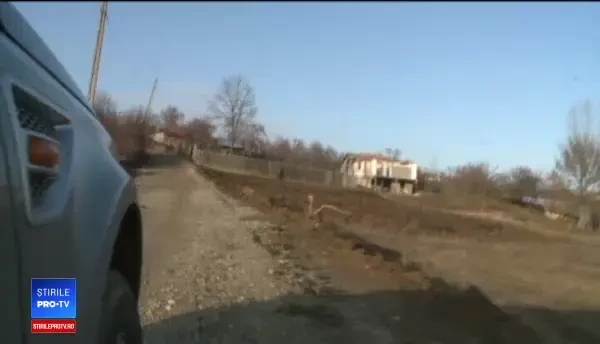 Comunele în care primarii și-au mărit salariile, deși oamenii n-au canalizare sau drumuri asfaltate