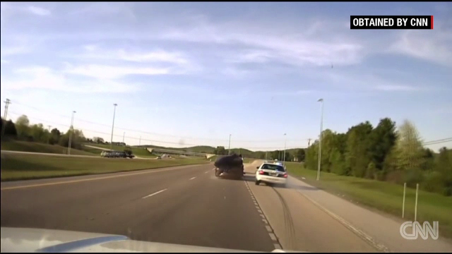 Un polițist din SUA a împușcat în cap un șofer neînarmat, de teamă să nu-i avarieze mașina