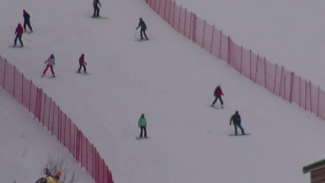 Pârtiile au fost pline, datorită scăderii bruşte a temperaturilor