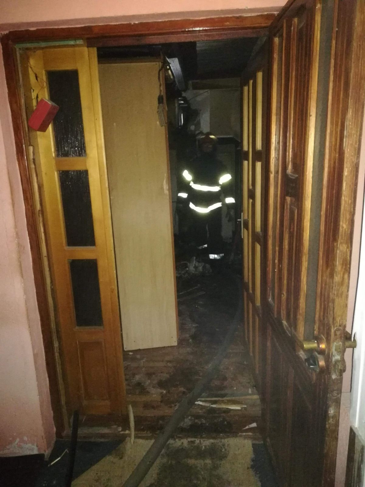 O femeie de 65 de ani, găsită carbonizată în locuința sa din Botoșani