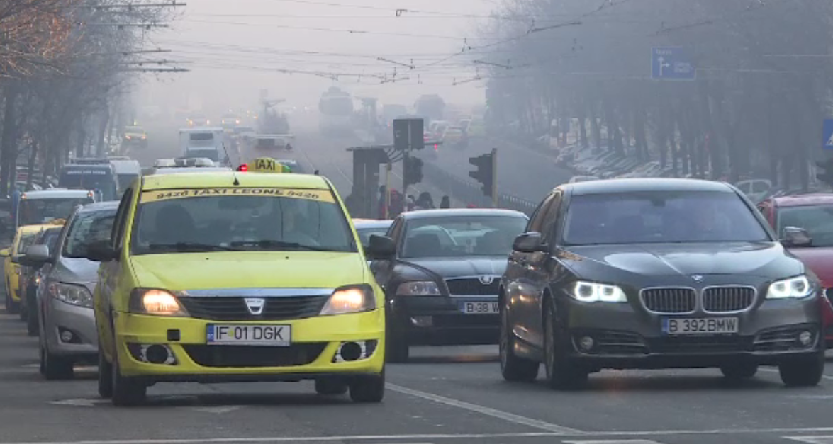 Accesul maşinilor în centrul Capitalei, interzis sau taxat. Soluțiile promise de Primărie