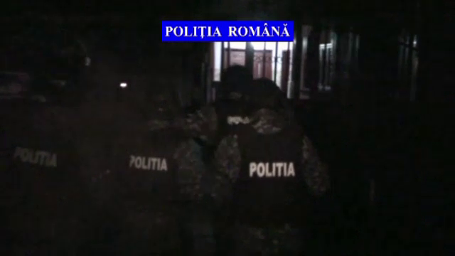 Afaceri de milioane cu fier vechi. Două persoane, reținute pentru evaziune