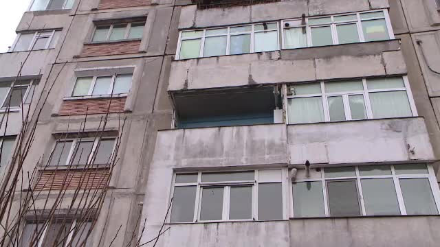 Explozie într-un bloc din Iași. O familie întreagă a ajuns la spital