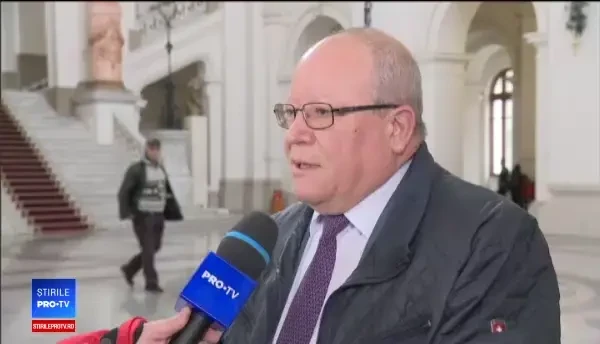 Elena Udrea își amână întoarcerea în țară. S-ar trata la o clinică din Atena