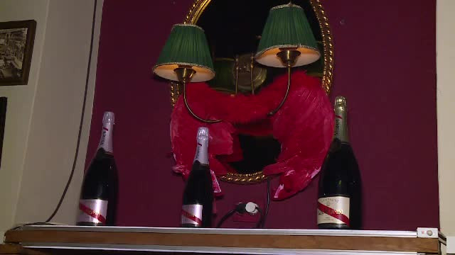 Valentine's Day. Surprizele pregătite îndrăgostiţilor. "M-a impresionat ea pe mine, cu un copil"