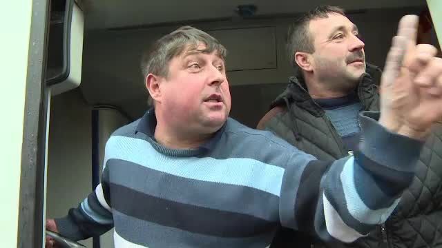 Cale ferată blocată ore întregi în Gorj. CFR a chemat poliţia ca să se apere de pasagerii nervoşi