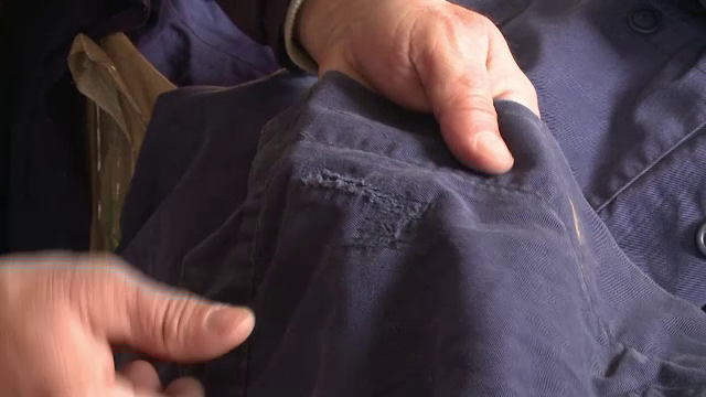 Muncitorii CFR Brașov au primit salopete purtate de alți muncitori: „Poate așa e moda”