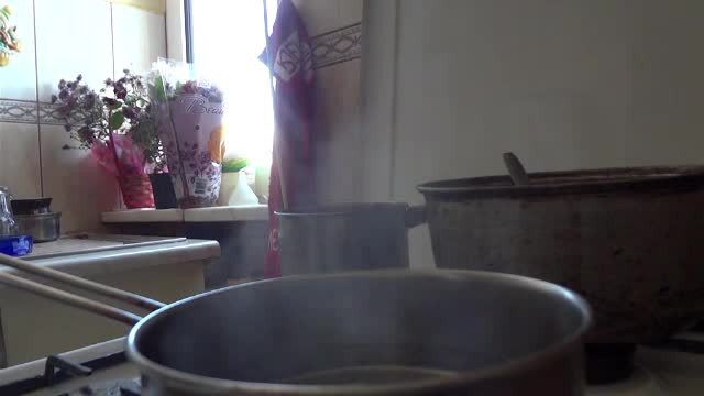 Copil de 2 ani, mort după ce s-a opărit cu ciorbă clocotită