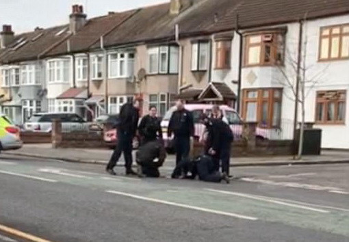 Au auzit țipete disperate din canalizare și au chemat poliția. Descoperirea făcută de oamenii legii