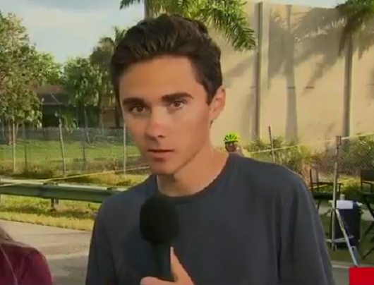 Reacția furioasă a unui adolescent, după atacul din Florida: „Trebuie să faceți ceva. Voi, politicienii, sunteți adulții!”