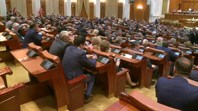 Parlamentarii au făcut ping-pong cu destinele persoanelor cu handicap grav: ”Este un abuz”