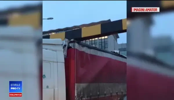 O nouă problemă cu pasajul celebru din Timișoara. Polițiștii îl păzesc non stop