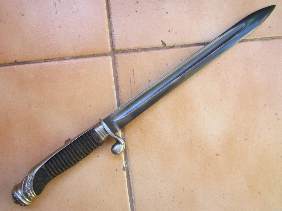 Tânăr din Târgu Jiu înjunghiat cu o baionetă de prietenul lui. Agresorul, arestat preventiv