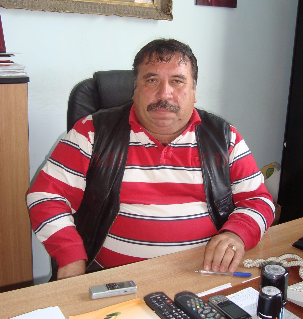 Fost primar, acuzat că a făcut o fraudă cu ajutorul asistaţilor social
