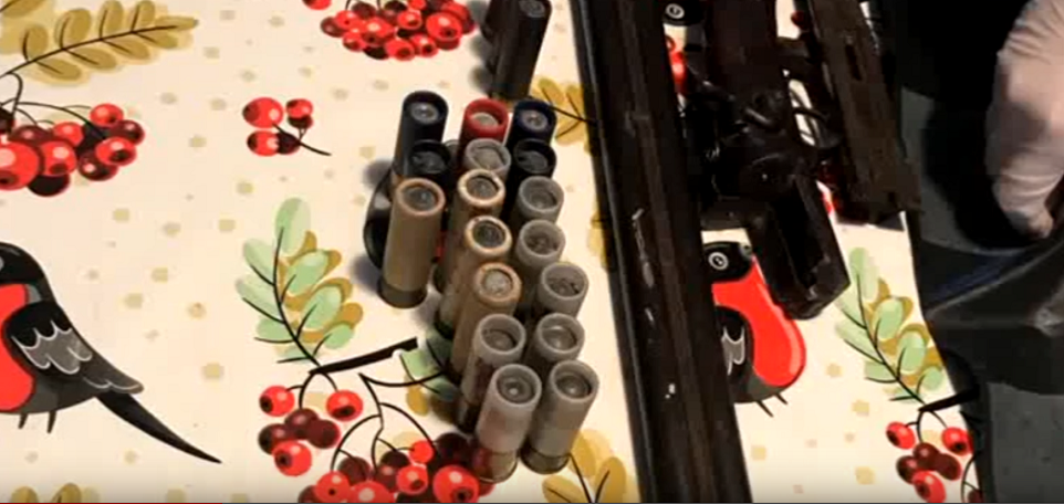 Un bărbat din Galaţi ascundea în casă un adevărat arsenal, plus pastile otrăvitoare