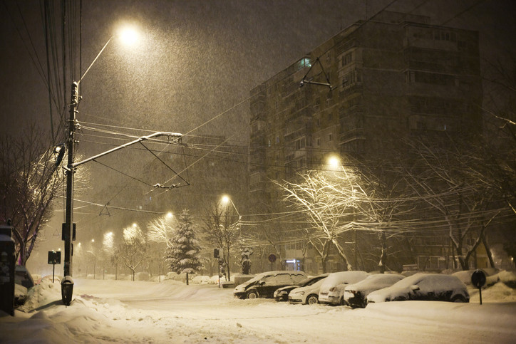 Vremea 18 februarie. Frig, vânt şi ninsori în toată ţara