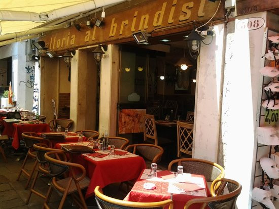 Seif cu 85.000 de euro furat de un român, în Italia. Bărbatul, identificat după amprente