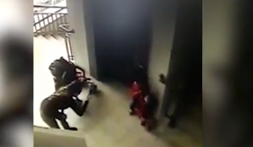 O fetiță de 2 ani a suferit răni grave, în timp ce mama folosea telefonul. Ce s-a întâmplat