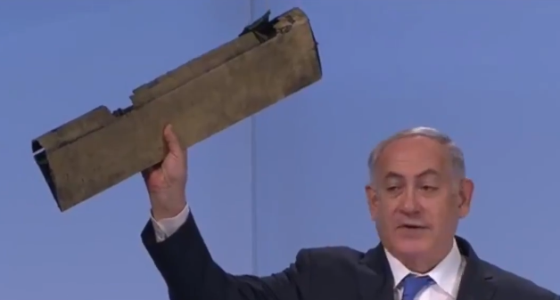 Benjamin Netanyahu a scos în timpul discursului de la Munchen o bucată dintr-o dronă iraniană