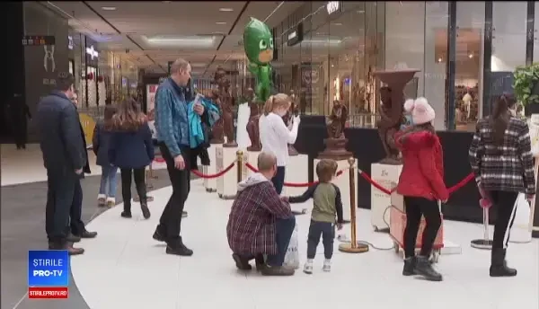 Expoziție de ciocolată într-un centru comercial din București. Venus din Milo, printre exponate