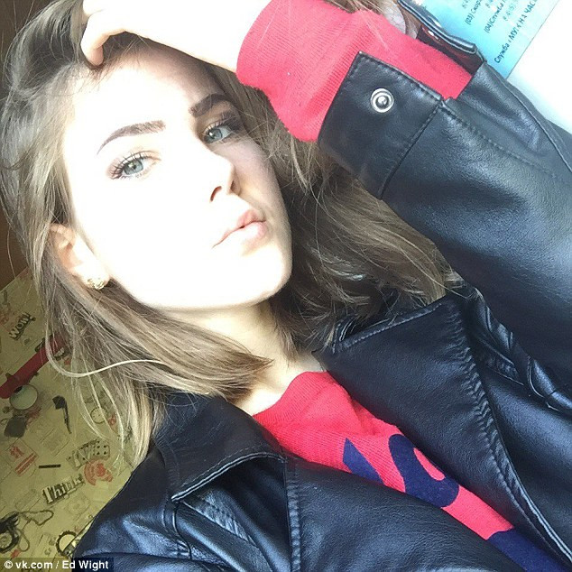 O adolescentă din Rusia s-a sinucis, după ce iubitul ei a părăsit-o