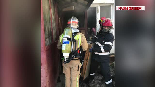 Un bătrân din Oradea a ars de viu în casă, după ce televizorul i-a luat foc