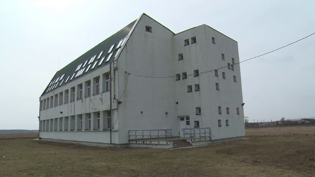 Investiție de un milion de euro, într-o localitate dâmbovițeană: „Plouă înăuntru, se fură”