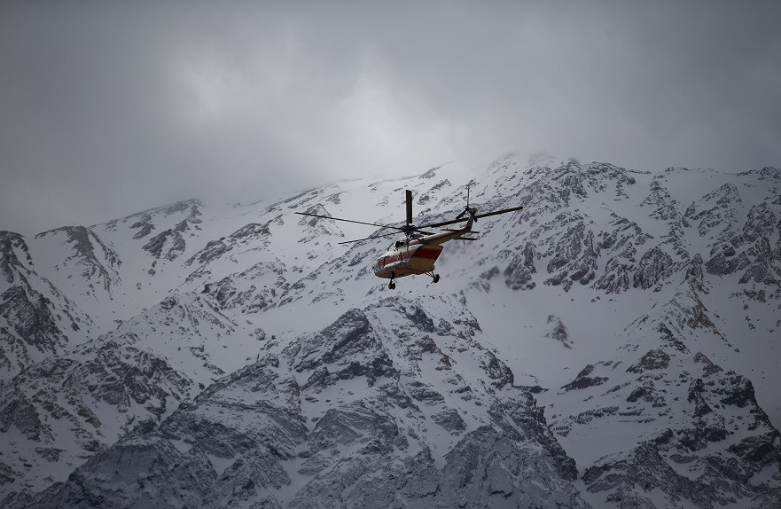 Avionul prăbuşit în Iran NU ar fi fost găsit. Căutări prin zăpadă cu câini şi drone