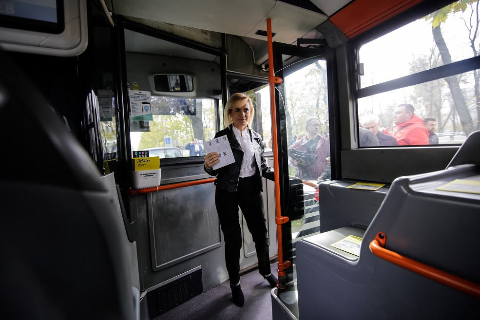 Gabriela Firea spune că a primit ameninţări pe Facebook din cauza autobuzelor noi
