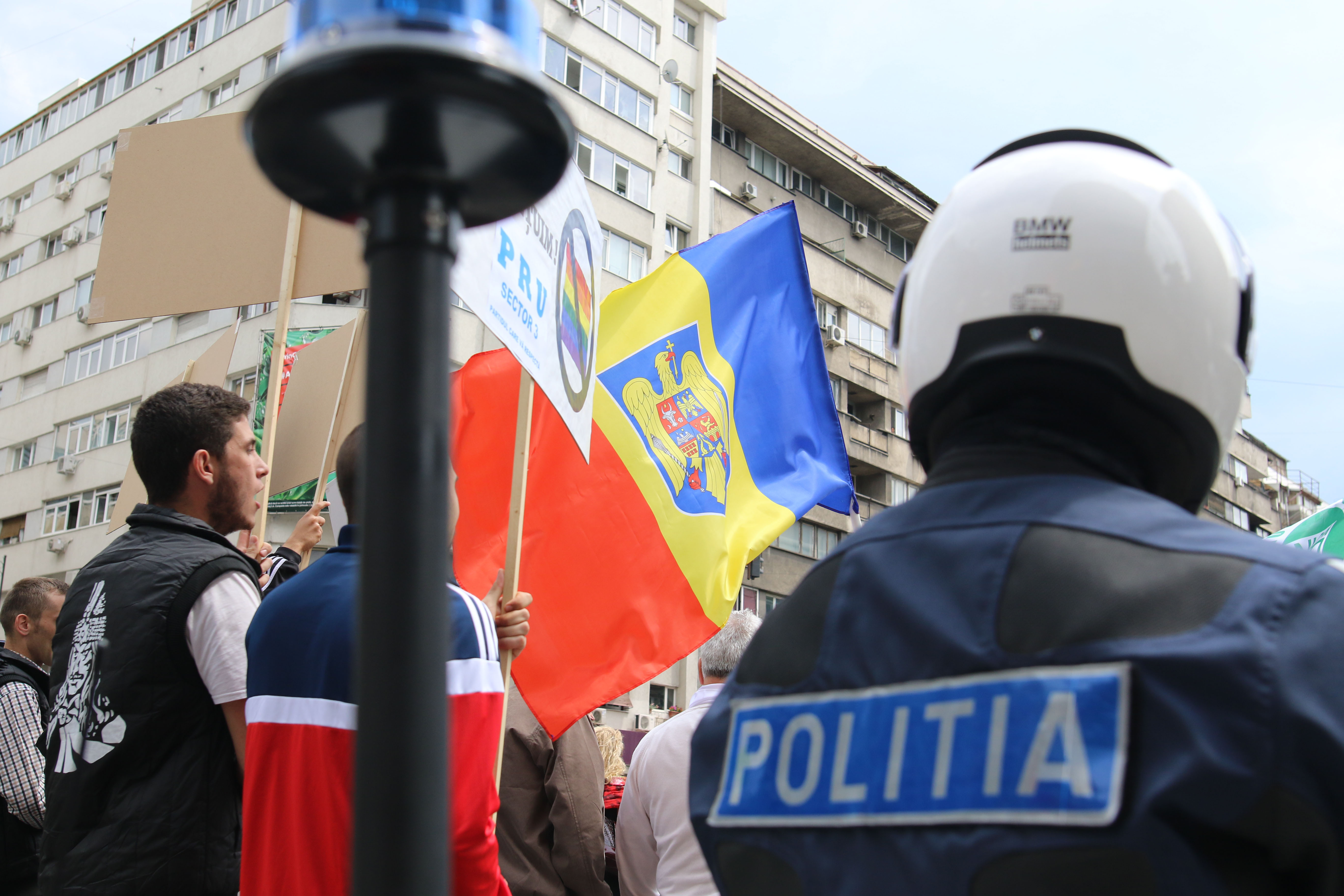 Noua Dreaptă va protesta față de redifuzarea filmului "120 bătăi pe minut"