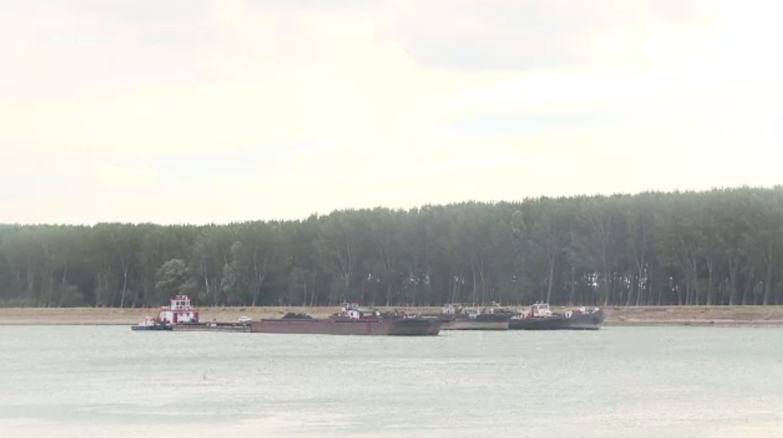 Traficul fluvial pe Dunăre, închis din cauza vântului puternic