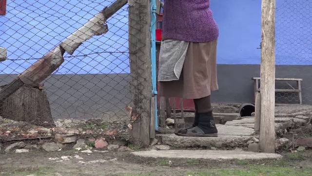 Bătrână paralizată, decedată după ce patul în care stătea a luat foc