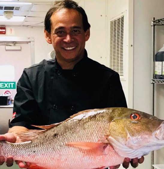 Un bucătar ar fi violat o clientă în apartamentul acestuia, după ce ar fi drogat-o