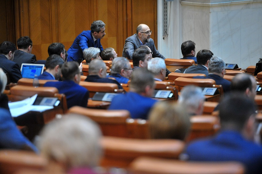 Comisia parlamentară pentru anchetarea SPP, înfinţată. 7 dintre cei 15 membri, PSD